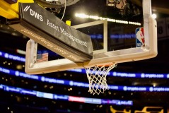 快船队新赛季阵容变动：伦纳德离队，哈登拒绝高薪前景堪忧